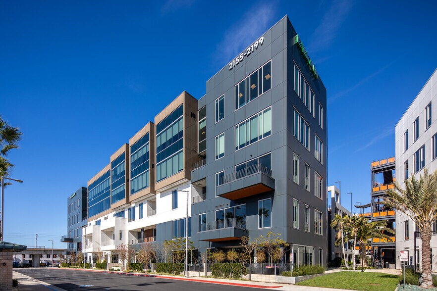 2125-2155 Campus Dr, El Segundo, CA à vendre - Photo de l’immeuble – Image 1 sur 3