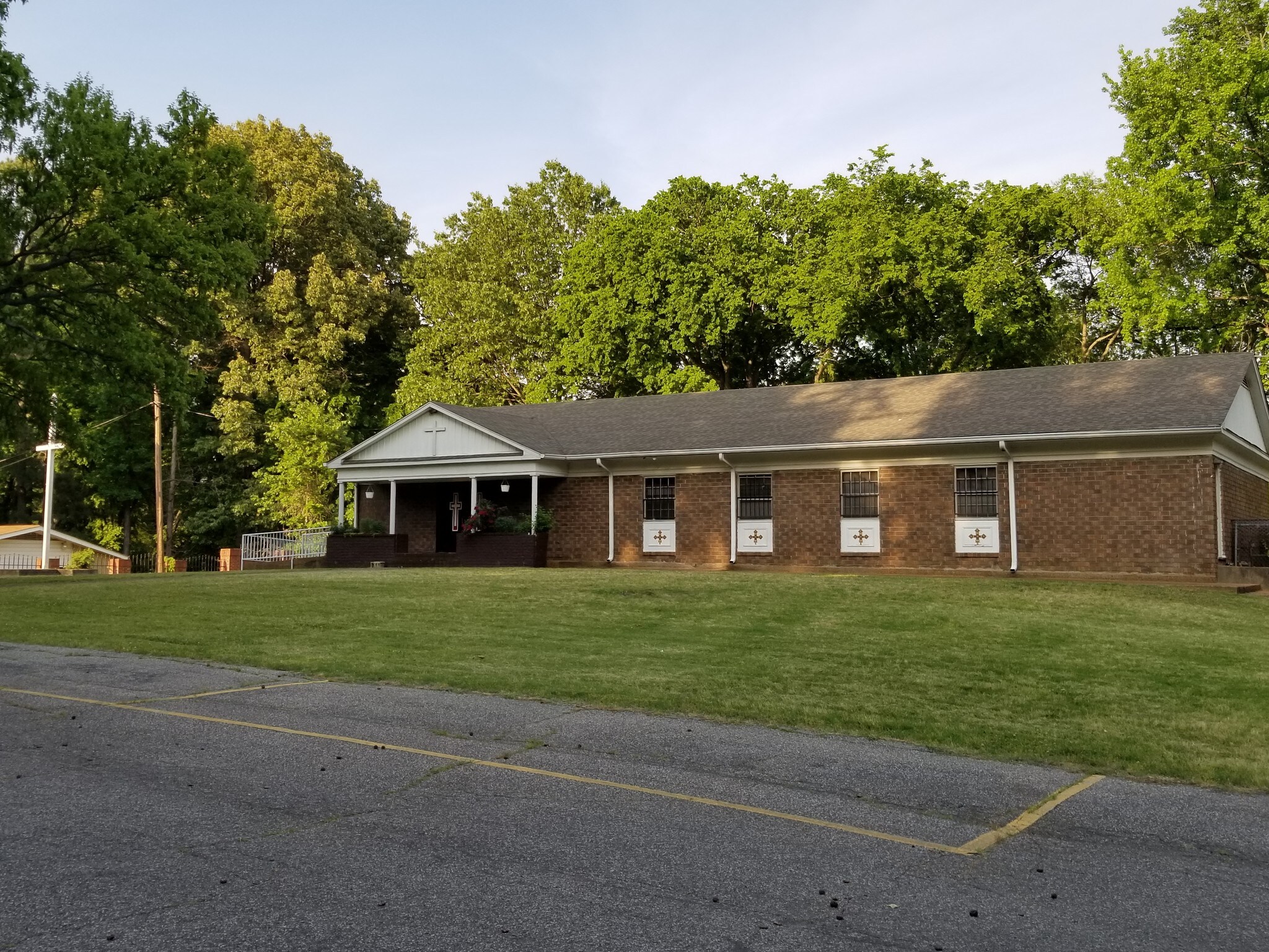 2465 Millbrook Ave, Memphis, TN à vendre Photo principale– Image 1 sur 11