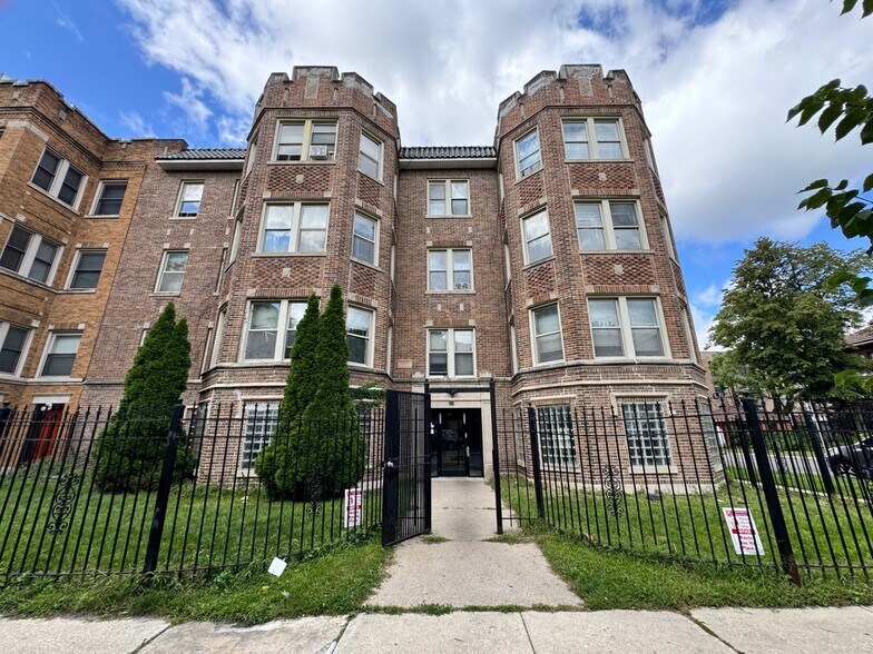 6800 S Paxton Ave, Chicago, IL à vendre - Photo de l’immeuble – Image 2 sur 8