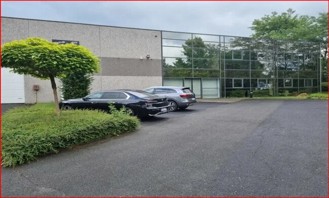 Plus de détails pour Local d'activités à louer