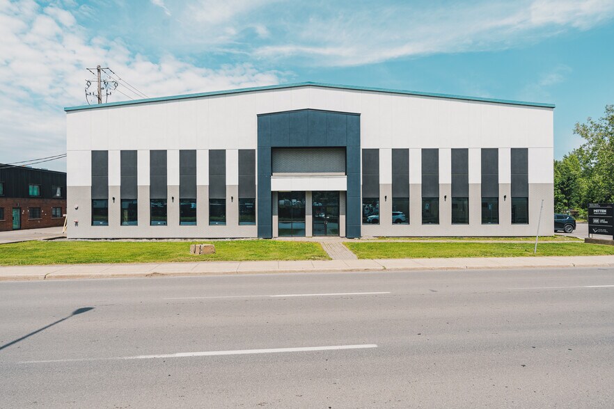 9055 Boul Henri-Bourassa E, Montréal, QC à louer - Photo de l’immeuble – Image 2 sur 9