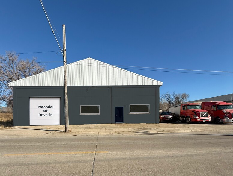 104 11th St NE, Austin, MN à louer - Photo de l’immeuble – Image 1 sur 14