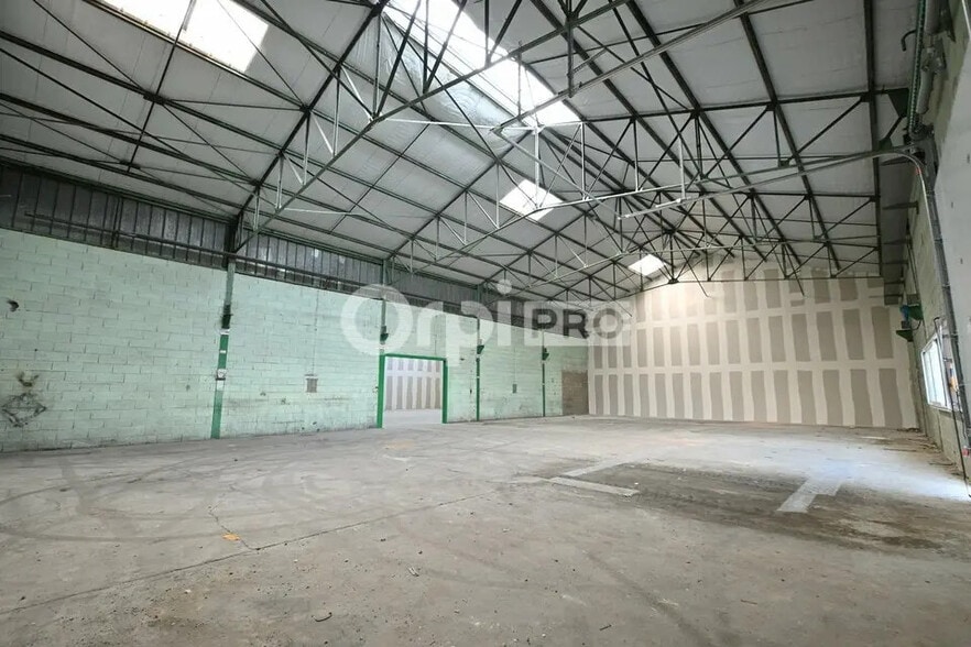 Local d’activités dans Reyrieux à louer - Photo intérieure – Image 2 sur 8