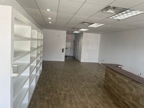 9600 SW 77th Ave, Miami, FL à louer Photo intérieure– Image 1 sur 8