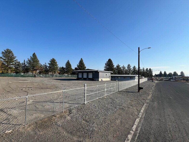 423 S Idaho Ave, Pasco, WA à louer - Photo de l’immeuble – Image 3 sur 17