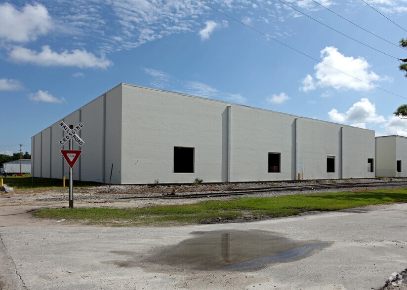 1600 Central Florida Pky, Orlando, FL à vendre - Photo de l’immeuble – Image 2 sur 4