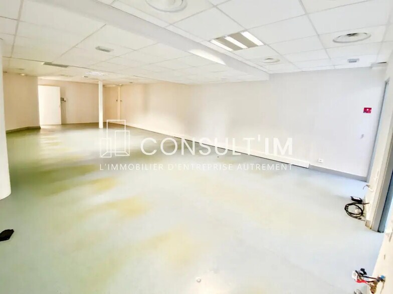 Bureau dans Boulogne-Billancourt à vendre - Photo de l’immeuble – Image 3 sur 9