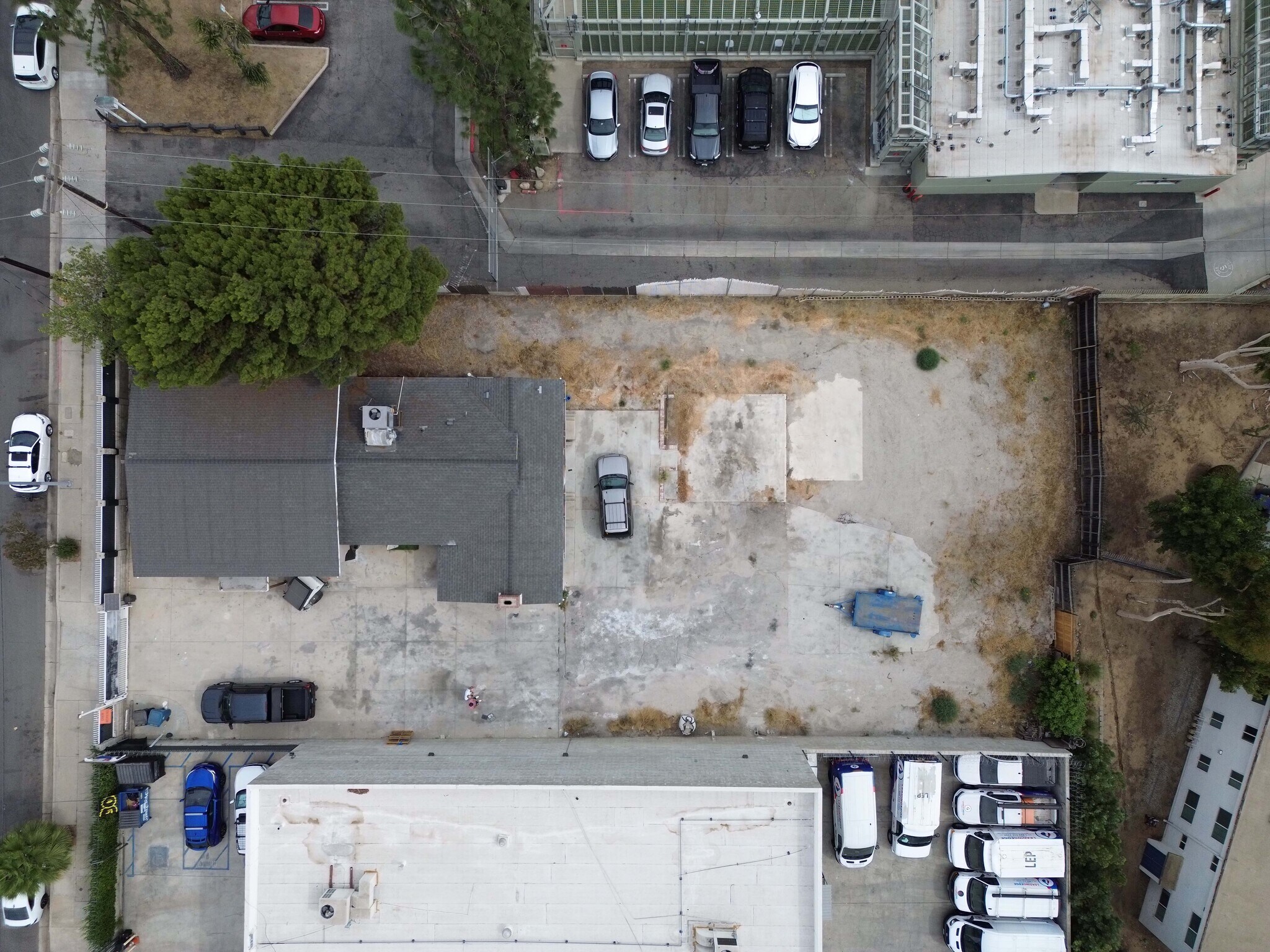 12270 Foothill Blvd, Sylmar, CA à vendre Photo de l’immeuble– Image 1 sur 11