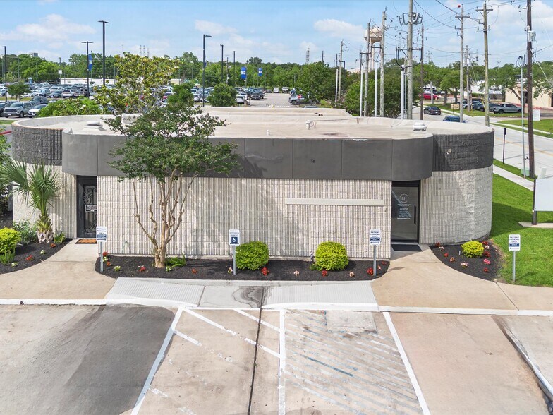 525 Blossom St, Webster, TX à vendre - Photo de l’immeuble – Image 3 sur 41