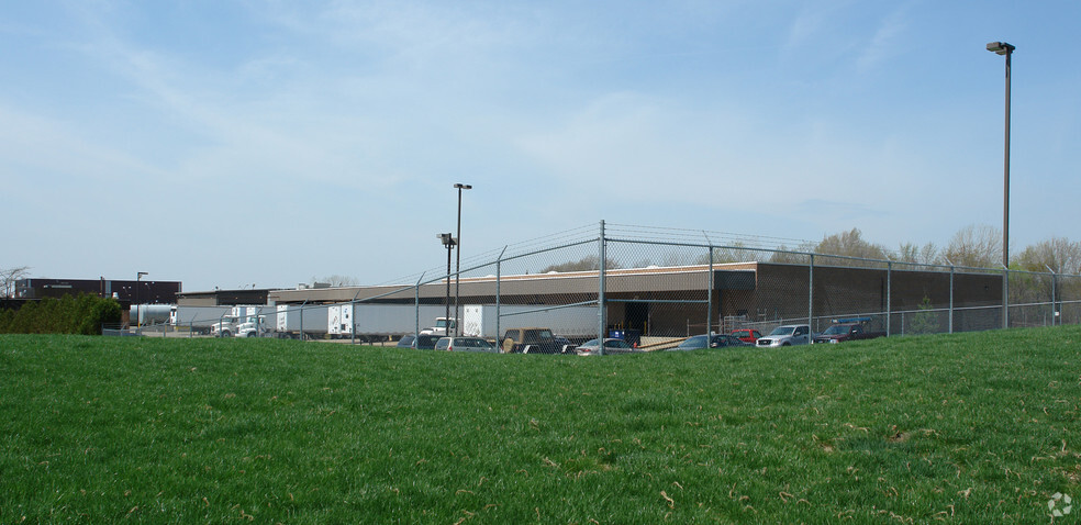21600 Drake Rd, Strongsville, OH à louer - Photo de l’immeuble – Image 3 sur 3