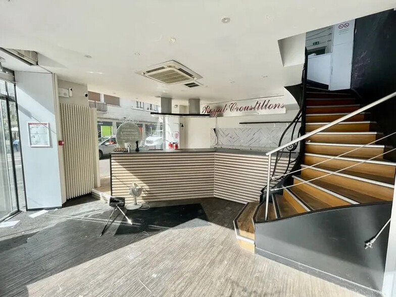 Local commercial dans Rouen à louer - Hall d’entrée – Image 2 sur 10