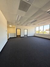 2300-2370 E Artesia Blvd, Long Beach, CA à louer Photo intérieure– Image 2 sur 4