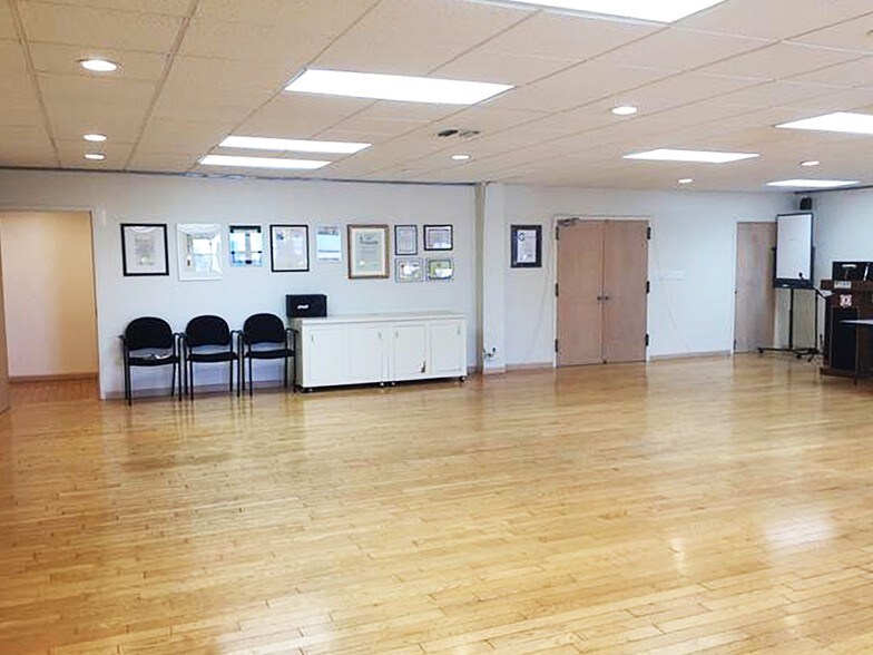 4327-4329 36th St, Long Island City, NY à vendre - Photo intérieure – Image 2 sur 12