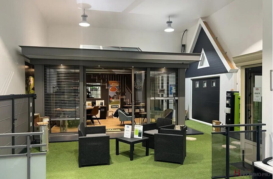Local d’activités dans Sotteville-lès-Rouen à louer - Photo de l’immeuble – Image 2 sur 6