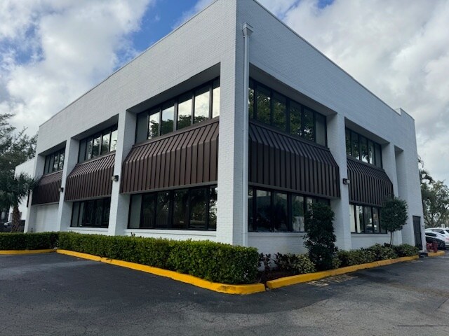 1280 N Congress Ave, West Palm Beach, FL à louer - Photo de l’immeuble – Image 3 sur 7