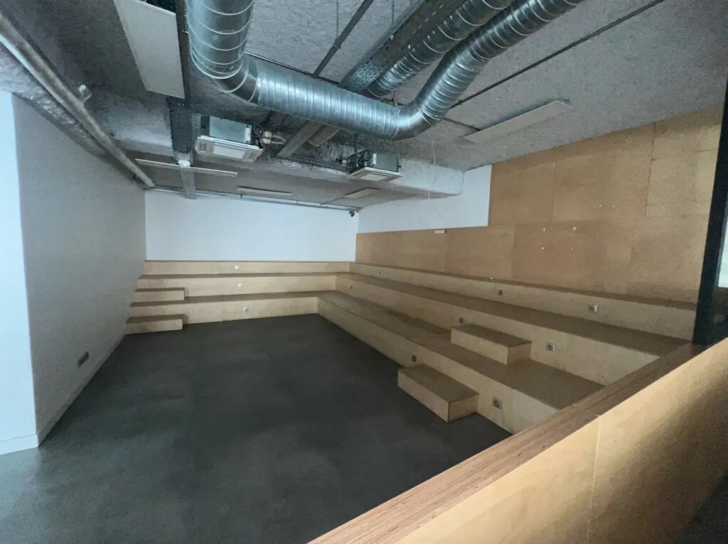 Local commercial dans Paris à louer Photo intérieure– Image 1 sur 10