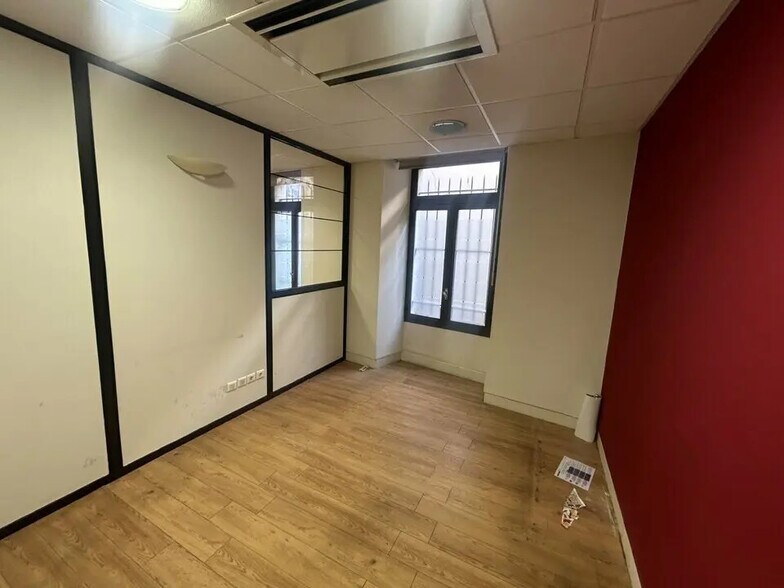 Bureau dans Alès à vendre - Photo de l’immeuble – Image 2 sur 6