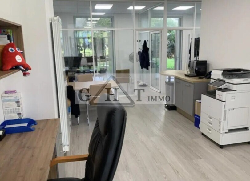 Bureau dans Vincennes à louer - Photo de l’immeuble – Image 3 sur 8