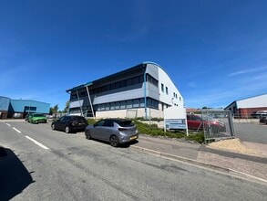 30 Wharfedale Rd, Ipswich à louer Photo de l’immeuble– Image 1 sur 4