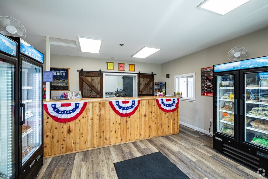 1762 S Adams Dr, Madras, OR à vendre - Hall d’entrée – Image 3 sur 25