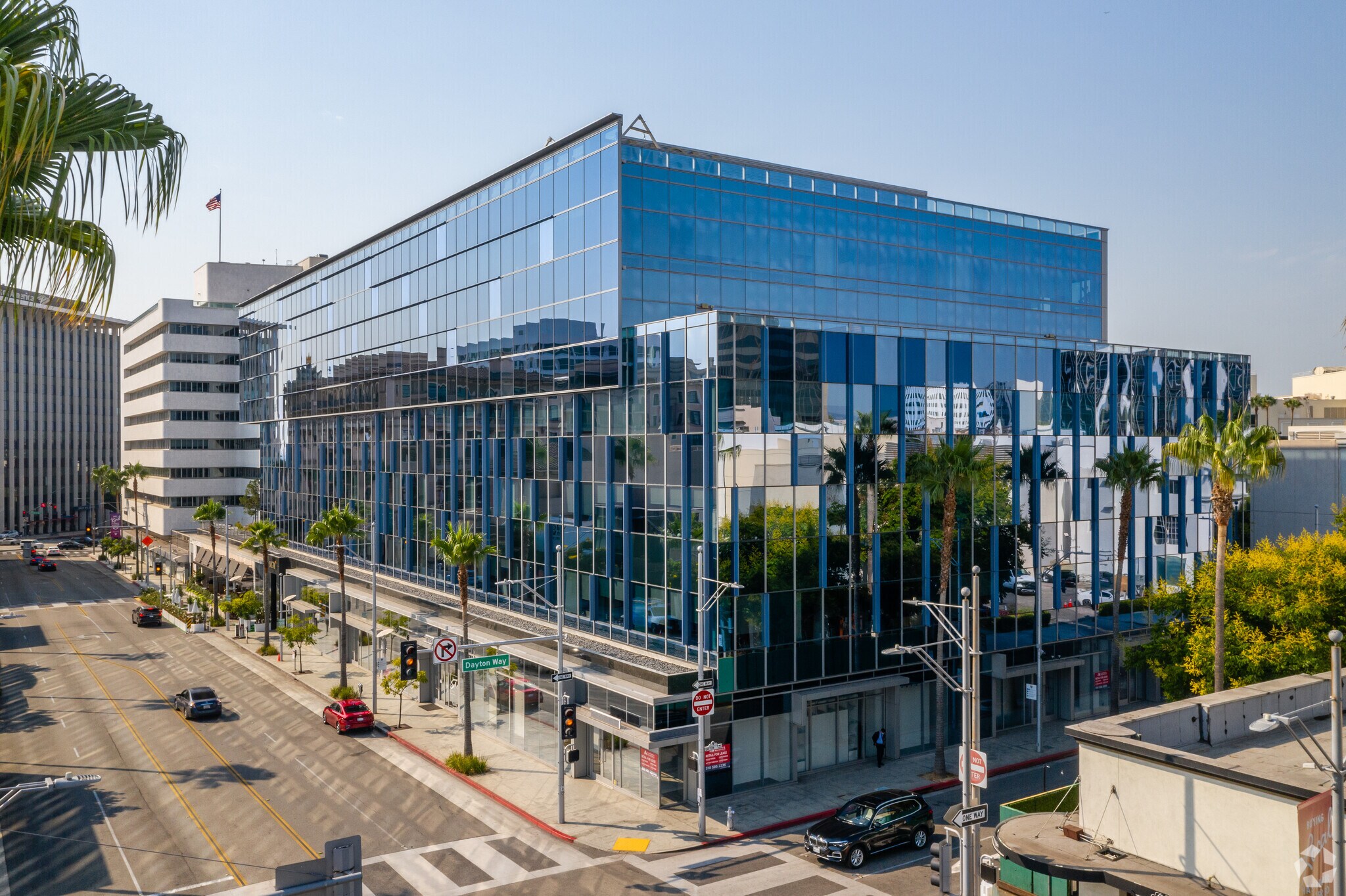 233-269 N Beverly Dr, Beverly Hills, CA à louer Photo de l’immeuble– Image 1 sur 7