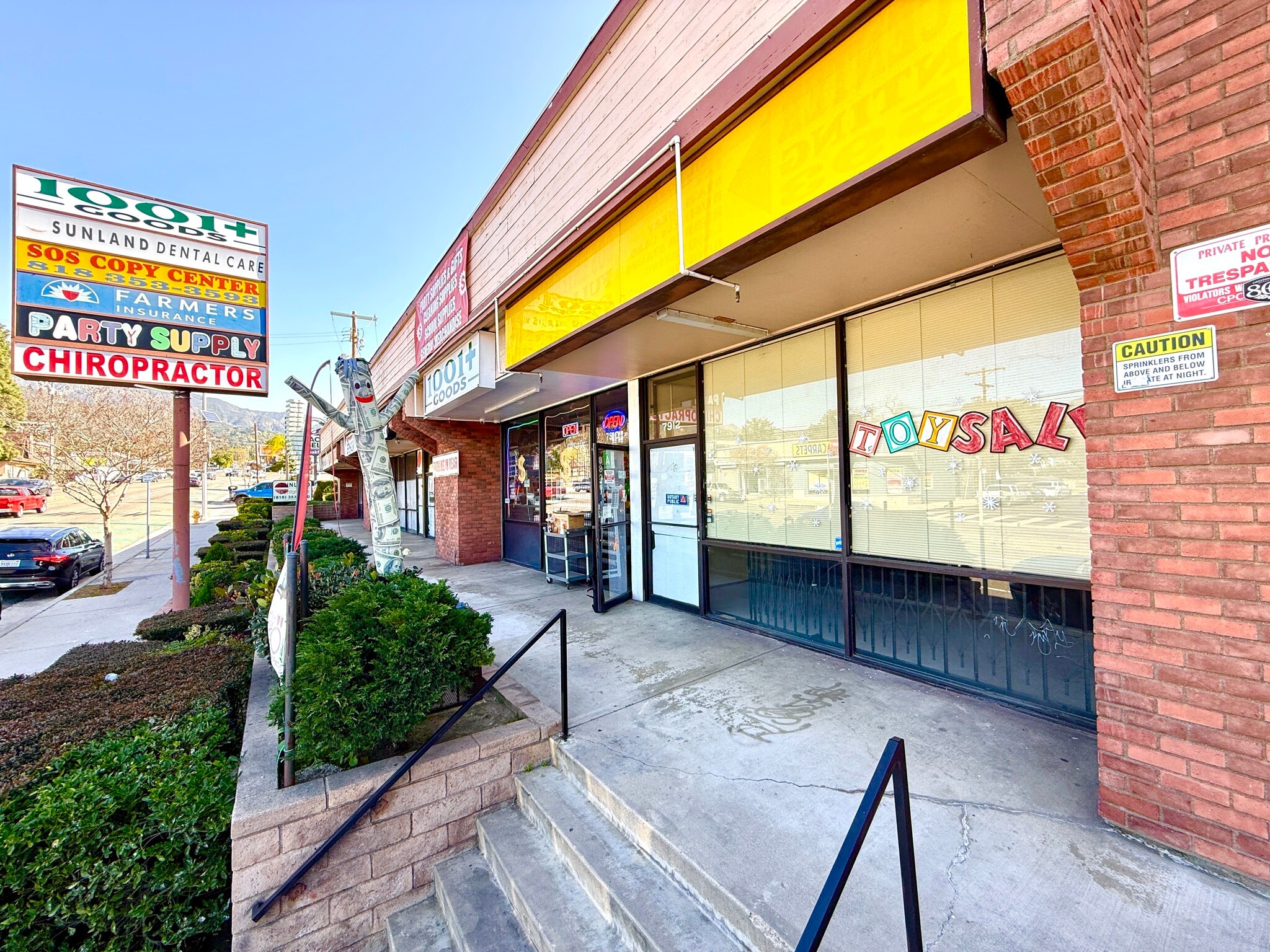 7902-7912 Foothill Blvd, Sunland, CA à louer Photo de l’immeuble– Image 1 sur 8