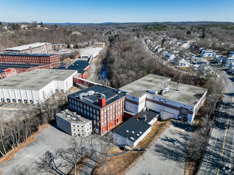 20 Cameron St, Clinton, MA à vendre - Aérien – Image 2 sur 7