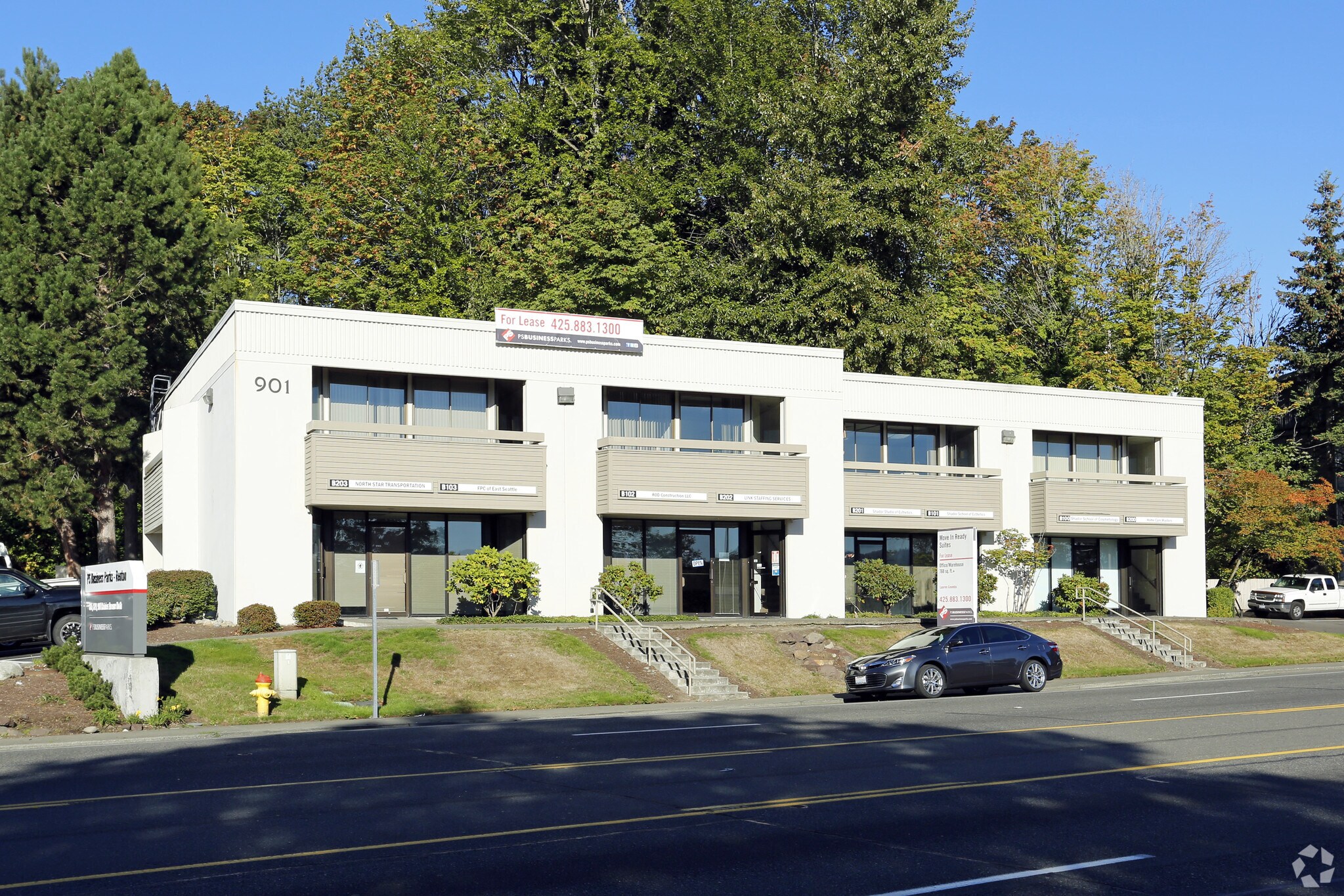 901 Rainier Ave N, Renton, WA à louer Photo de l’immeuble– Image 1 sur 11