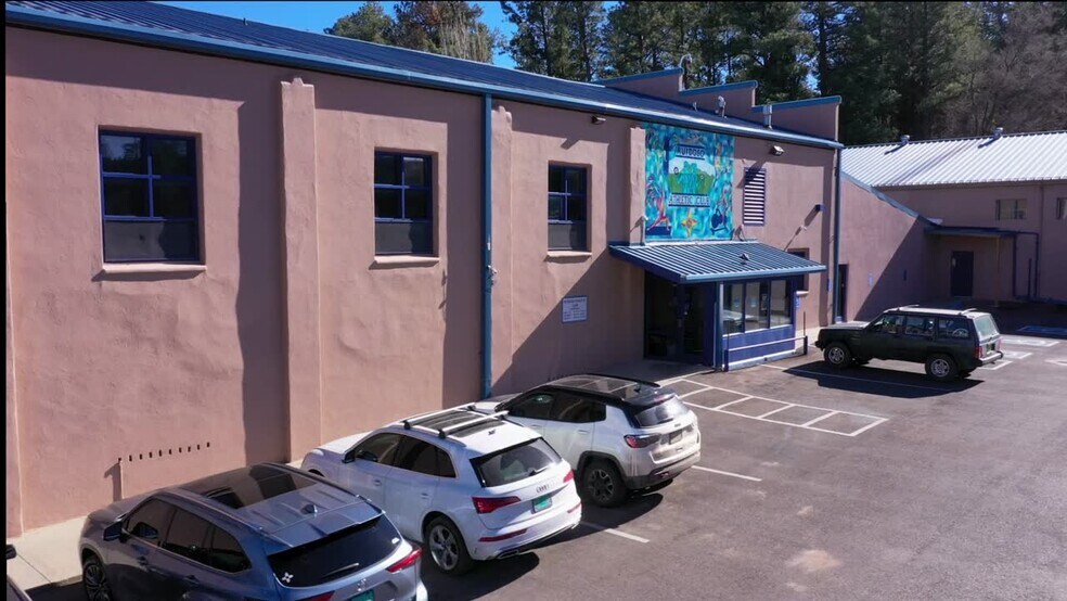 415 Wingfield St, Ruidoso, NM à vendre - Vidéo sur l’annonce professionnelle – Image 2 sur 54