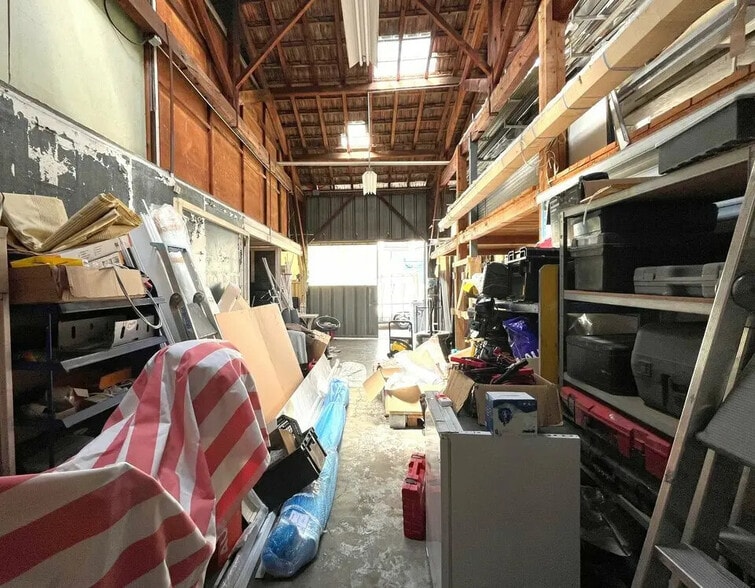 Industriel/Logistique dans Cagnes-sur-Mer à vendre - Photo de l’immeuble – Image 3 sur 7