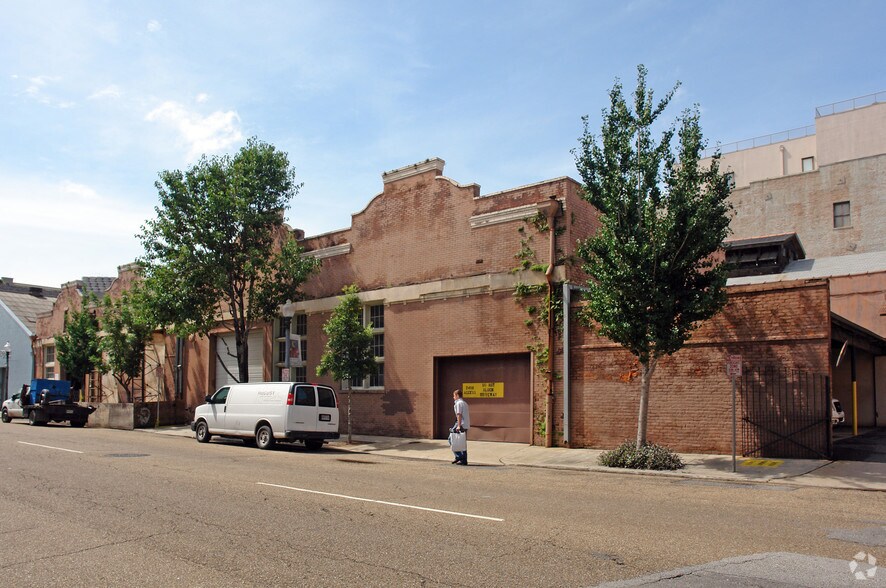 429 Julia St, New Orleans, LA à vendre - Photo principale – Image 1 sur 2