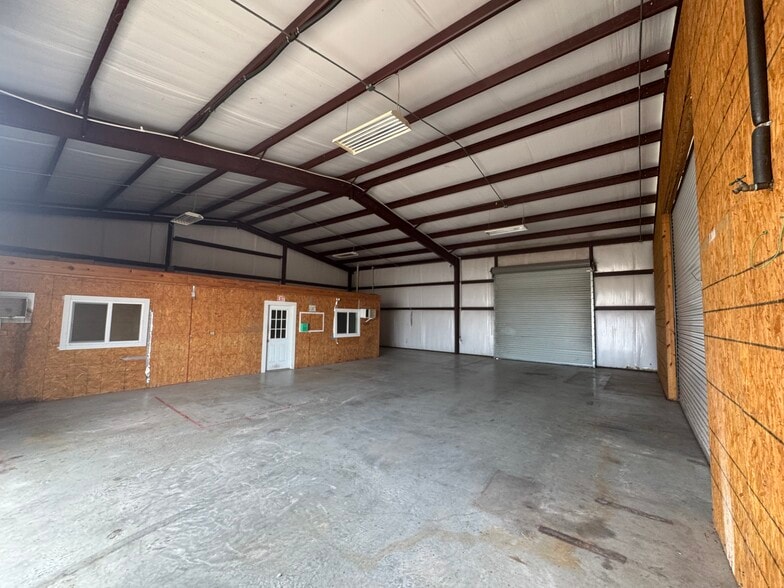 7036-7038 Coyote Run, Bryan, TX à louer - Photo de l’immeuble – Image 3 sur 4