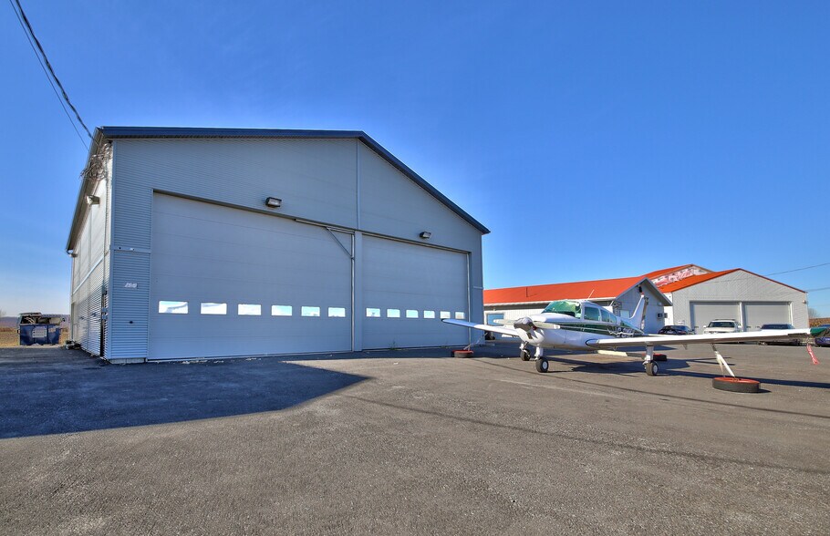 2510 St De L'aéroport, Saint-Mathieu-de-Beloeil, QC à vendre - Photo de l’immeuble – Image 2 sur 7