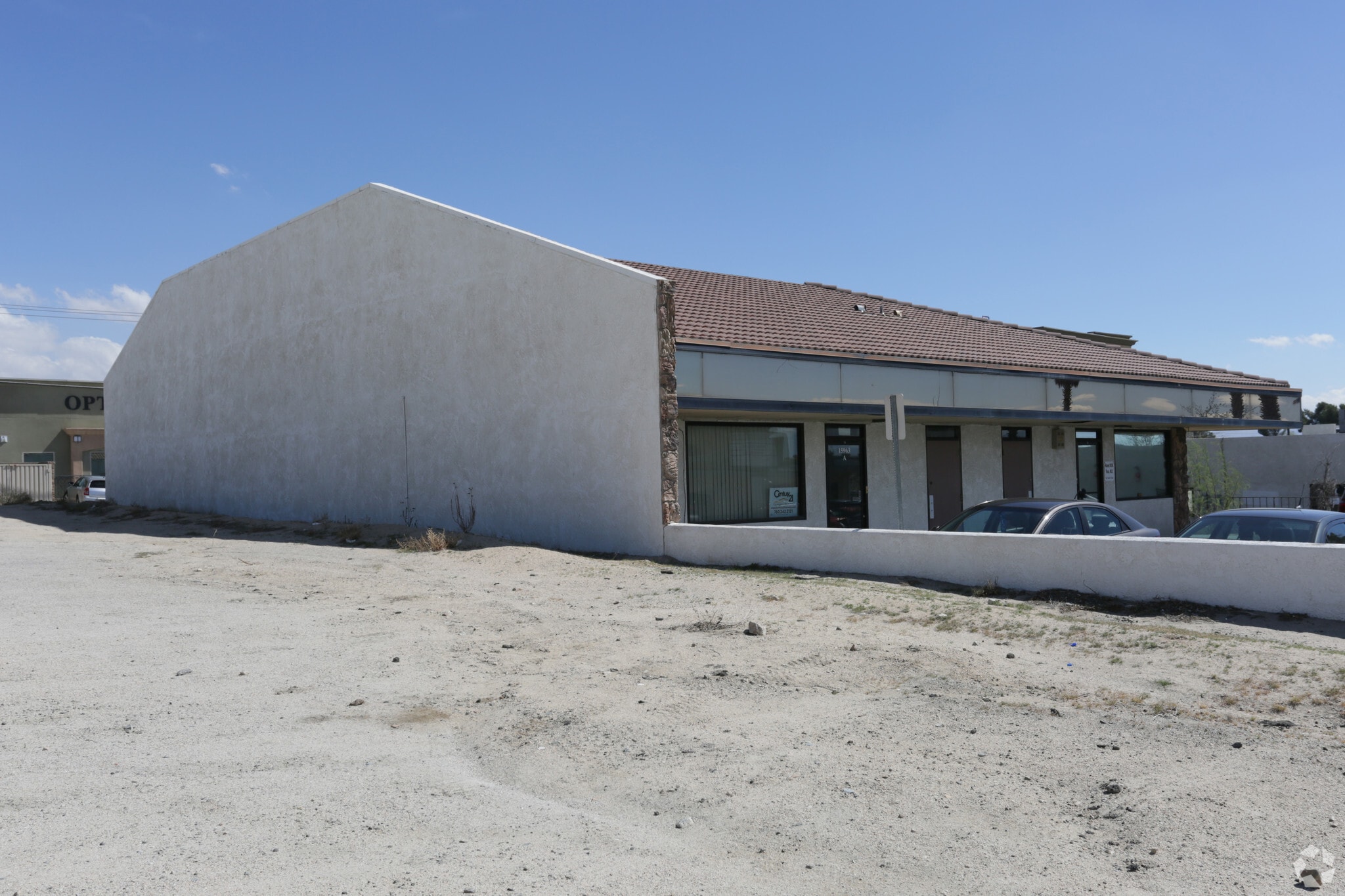 15963 Quantico Rd, Apple Valley, CA à louer Photo principale– Image 1 sur 10