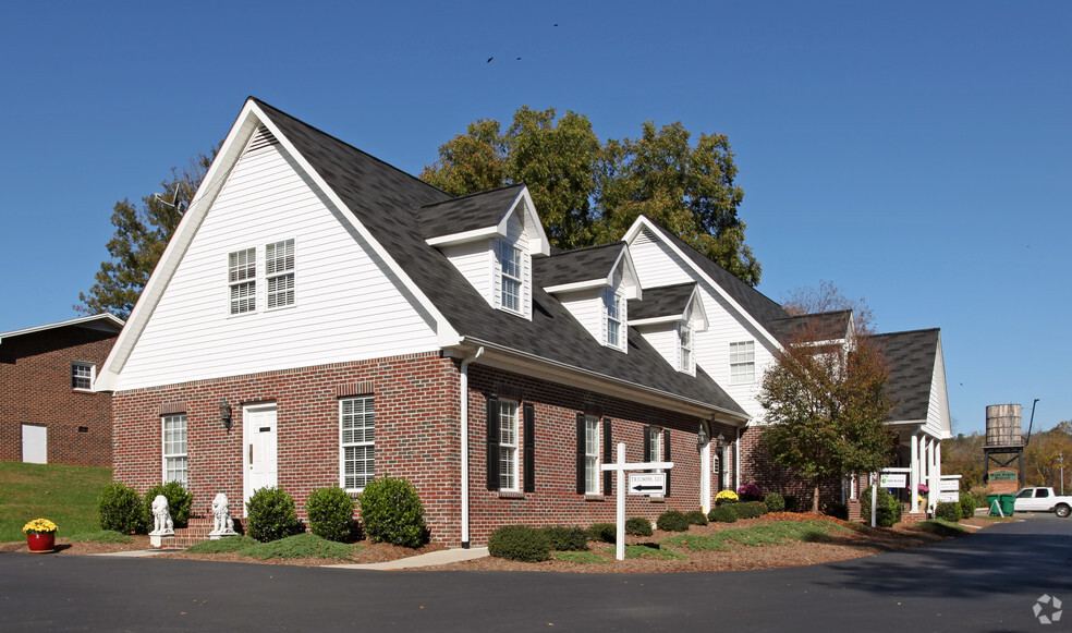 288 East St, Pittsboro, NC à louer - Photo de l’immeuble – Image 3 sur 3