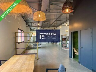 Plus de détails pour Local d'activités à louer