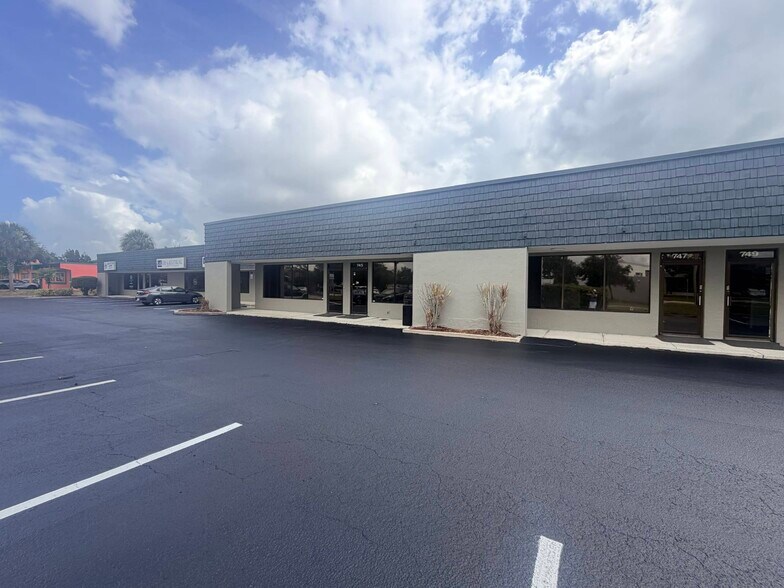 725-765 S Apollo Blvd, Melbourne, FL à louer - Photo de l’immeuble – Image 3 sur 8