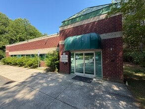 400 E Arrowhead Dr, Charlotte, NC à louer Photo intérieure– Image 1 sur 8