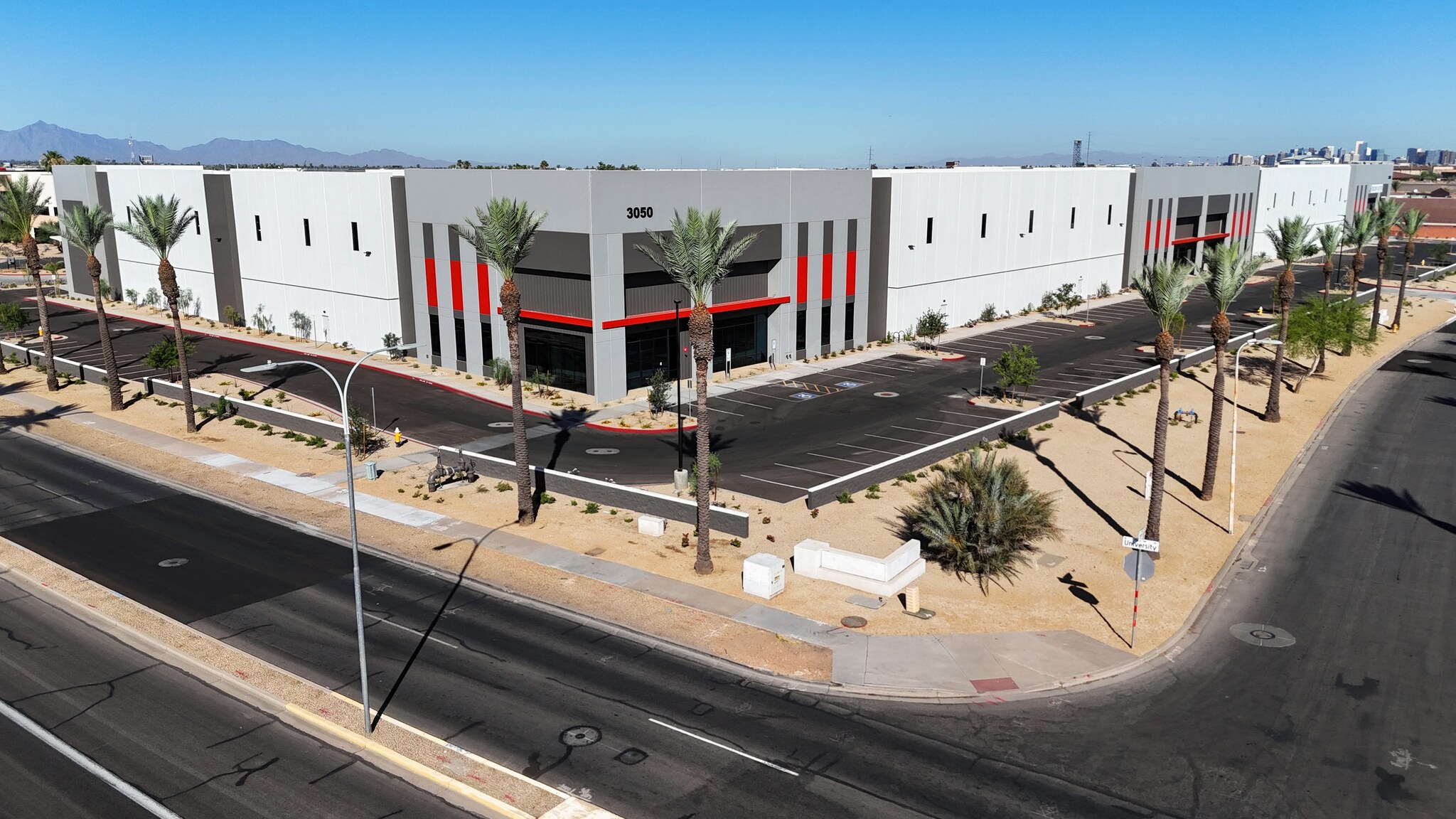 3050 S 35th St, Phoenix, AZ à louer Photo intérieure– Image 1 sur 2