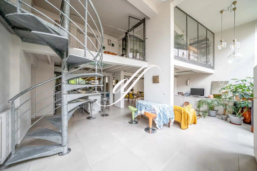 Local d'activités dans Paris à vendre - Photo de l’immeuble – Image 1 sur 6