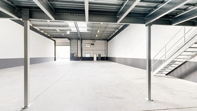 Plus de détails pour Industriel/Logistique à louer