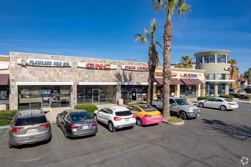 1165-1275 Foothill Blvd, La Verne, CA à louer - Photo de l’immeuble – Image 2 sur 10