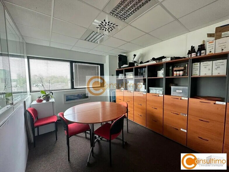 Bureau dans ARTIGUES-PRÈS-BORDEAUX à vendre - Photo de l’immeuble – Image 3 sur 11