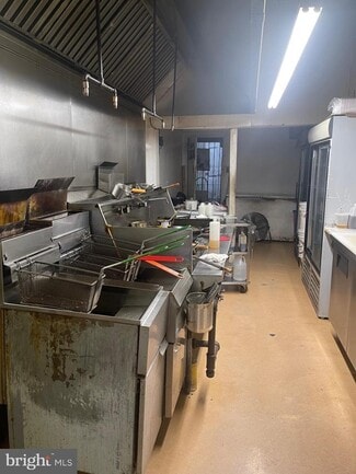 Plus de détails pour 3102 G St, Philadelphia, PA - Local commercial à louer