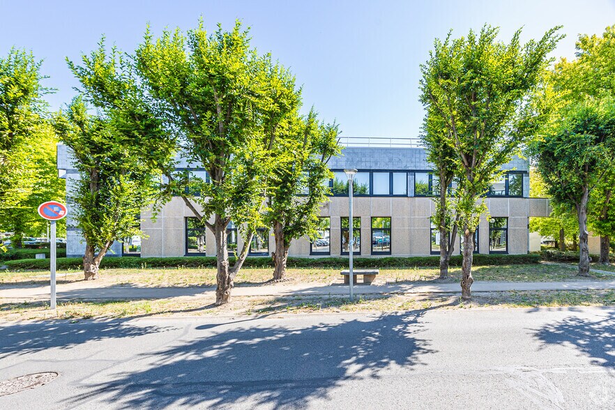 Bureau dans Gennevilliers à louer - Photo de l’immeuble – Image 2 sur 3