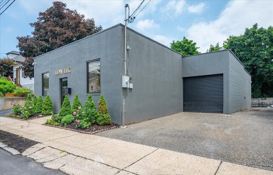 217 Madison Ave, Port Chester, NY à vendre - Photo de l’immeuble – Image 2 sur 13