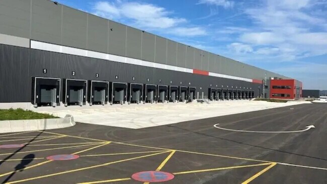 Plus de détails pour Industriel/Logistique à louer