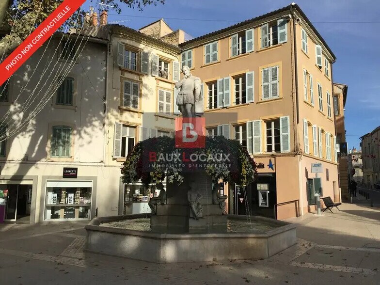 Local d'activités dans Salon-de-Provence à vendre - Photo de l’immeuble – Image 2 sur 4