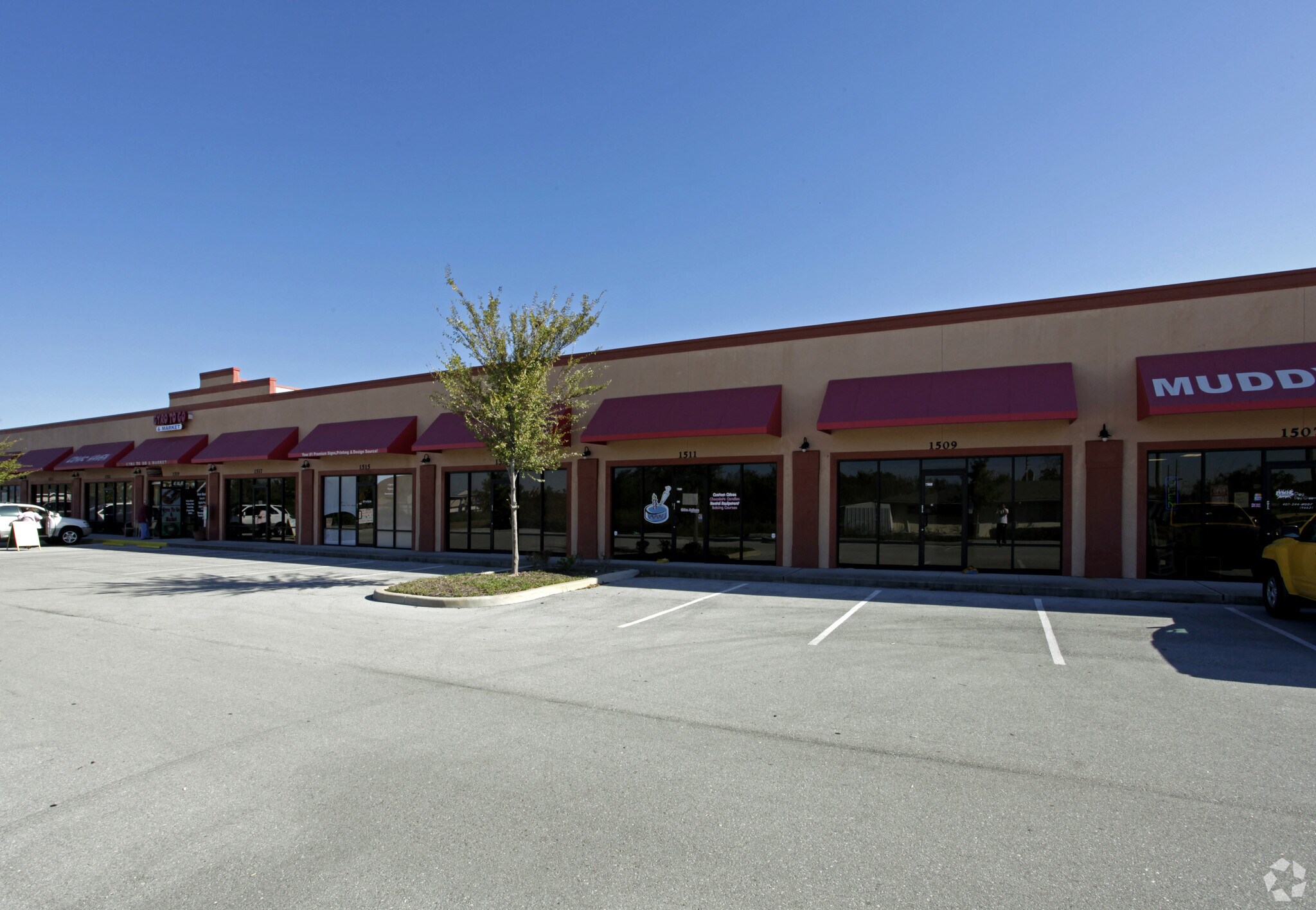 1501-1535 Fortune Retail Ct, Kissimmee, FL à louer Photo de l’immeuble– Image 1 sur 7