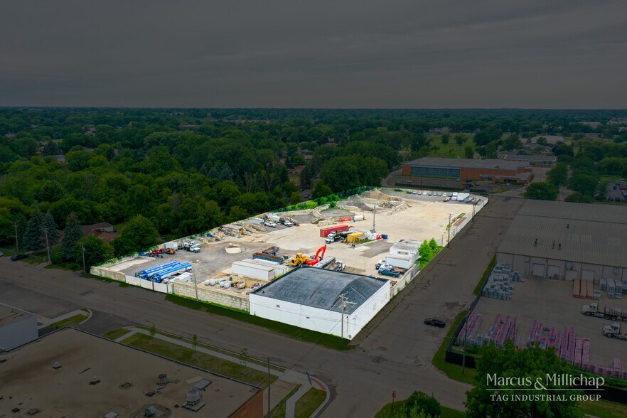 1020 Elizabeth Ave, Waukegan, IL à vendre - Photo de l’immeuble – Image 2 sur 5